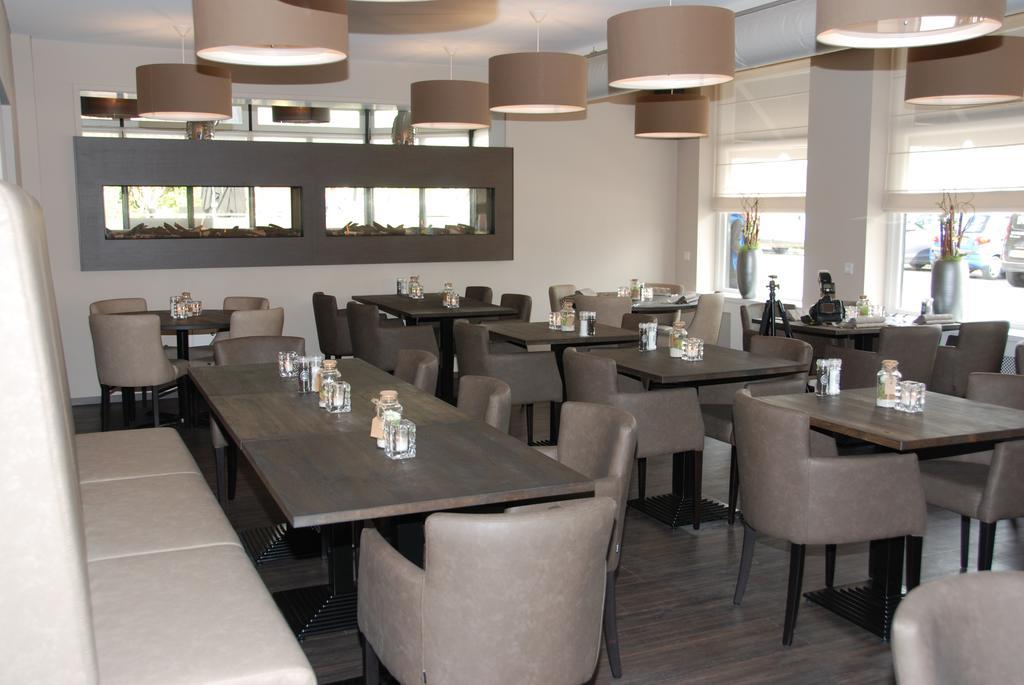 Hotel-Restaurant Thuis! Dinteloord Eksteriør bilde