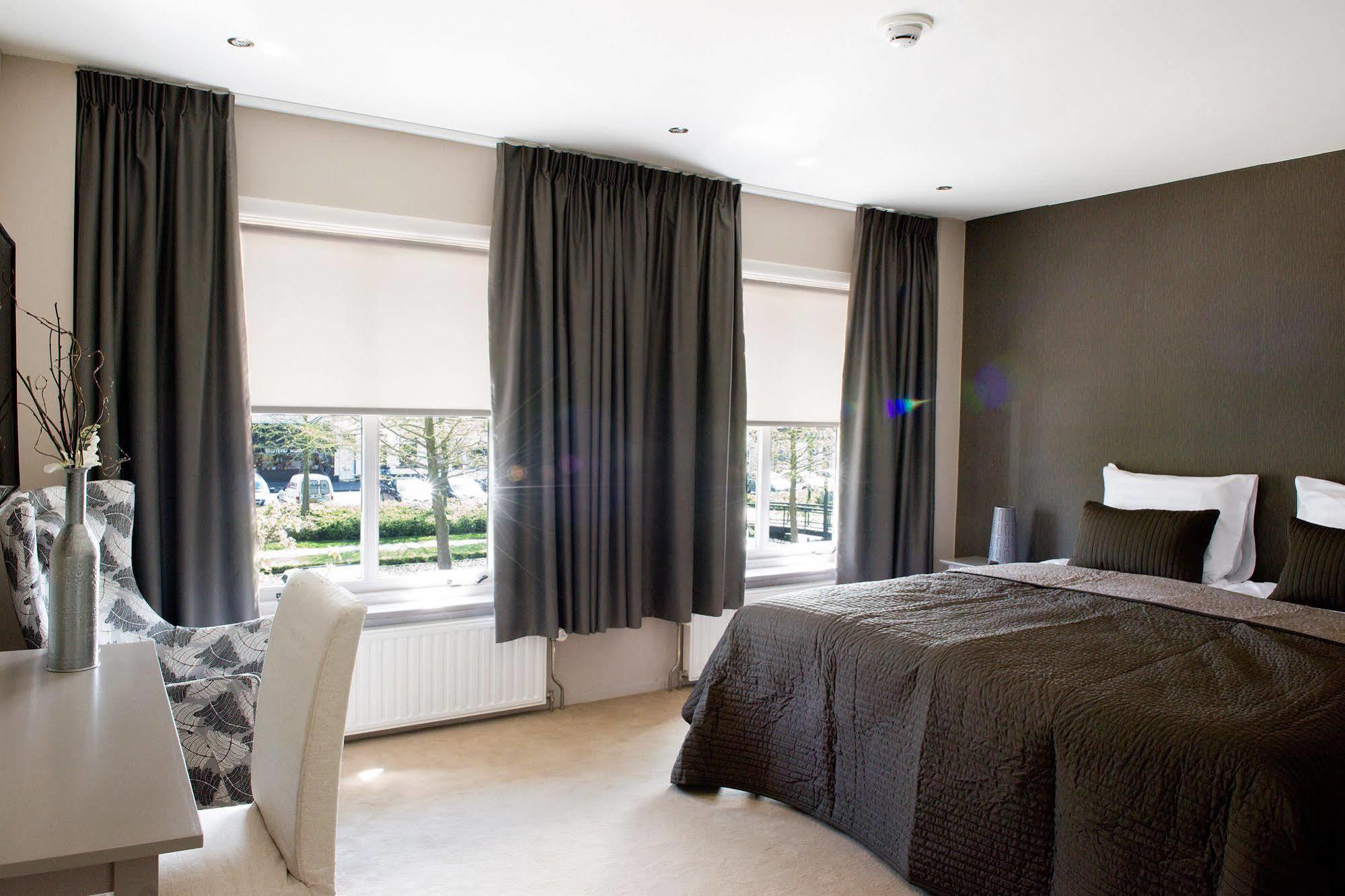 Hotel-Restaurant Thuis! Dinteloord Eksteriør bilde