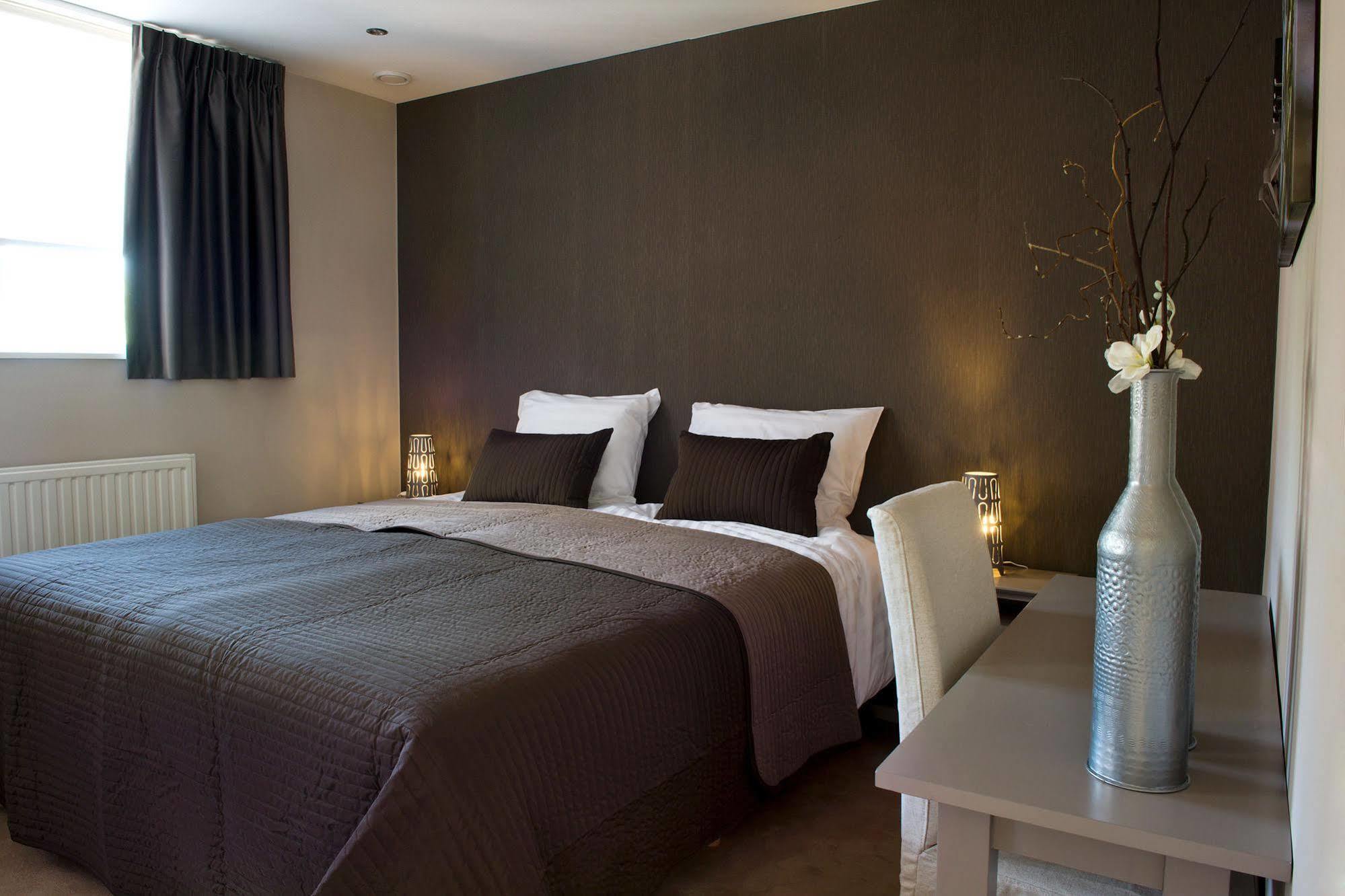 Hotel-Restaurant Thuis! Dinteloord Eksteriør bilde