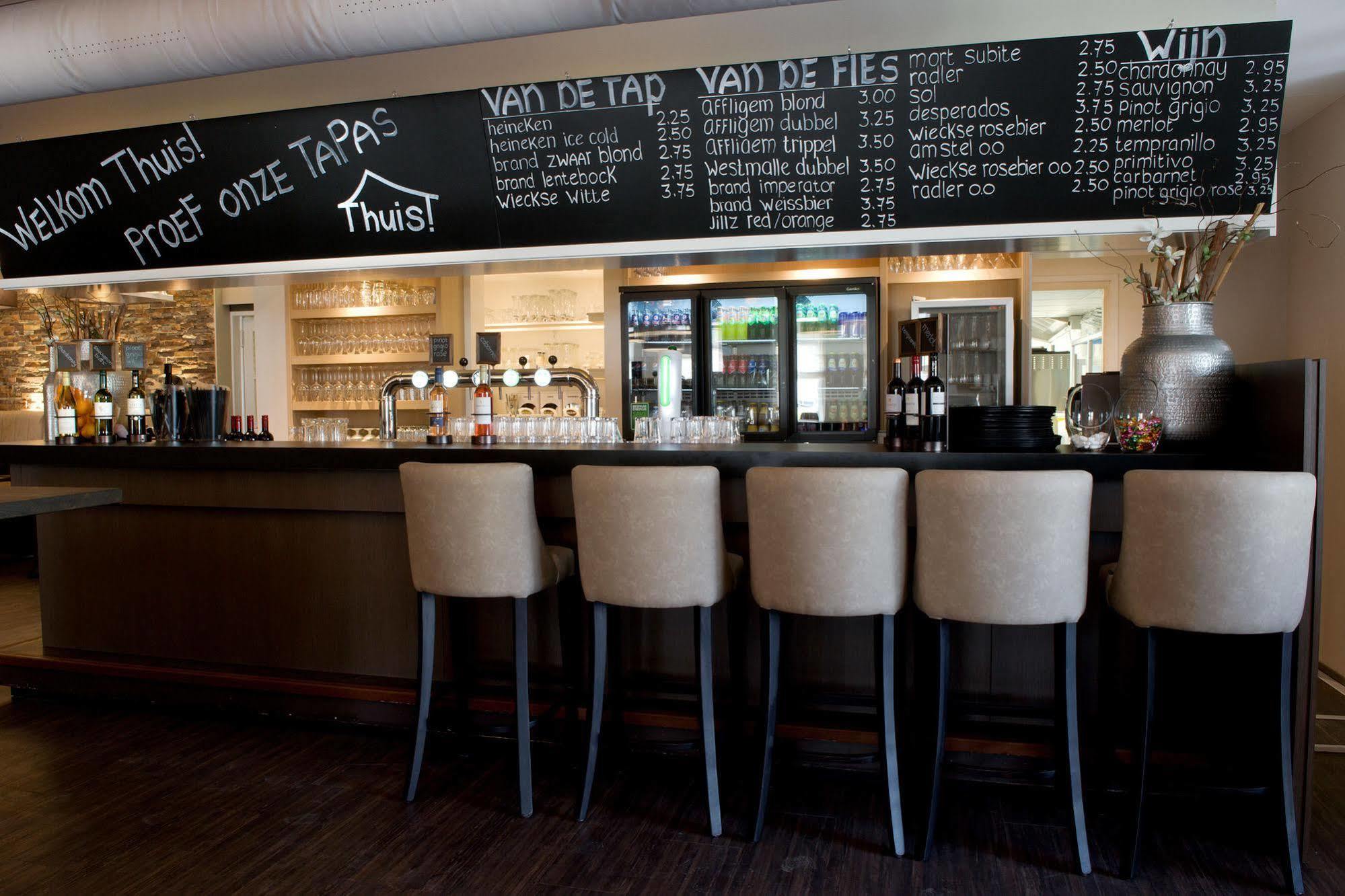 Hotel-Restaurant Thuis! Dinteloord Eksteriør bilde